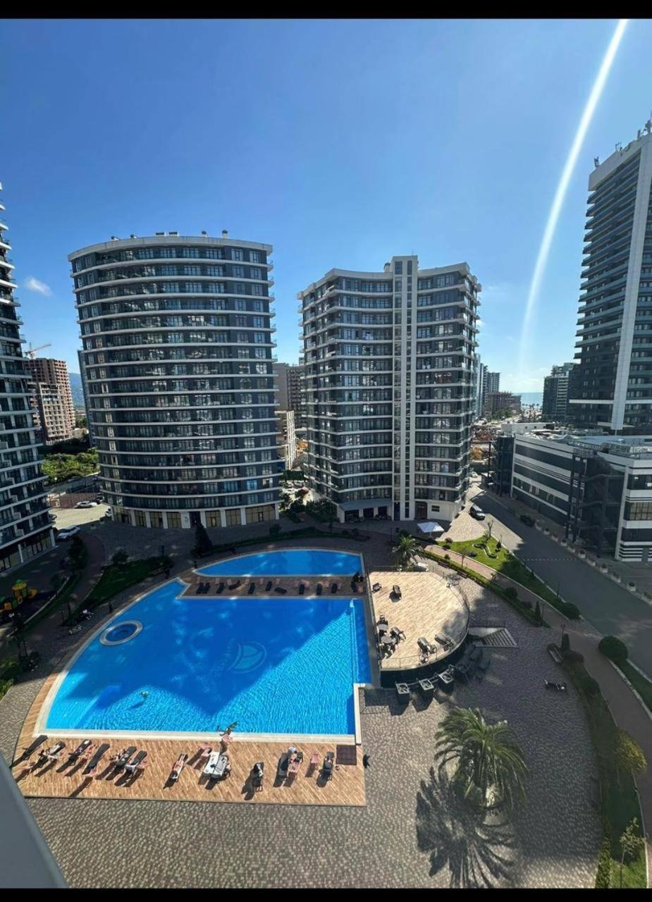 White Apartment Батуми Экстерьер фото