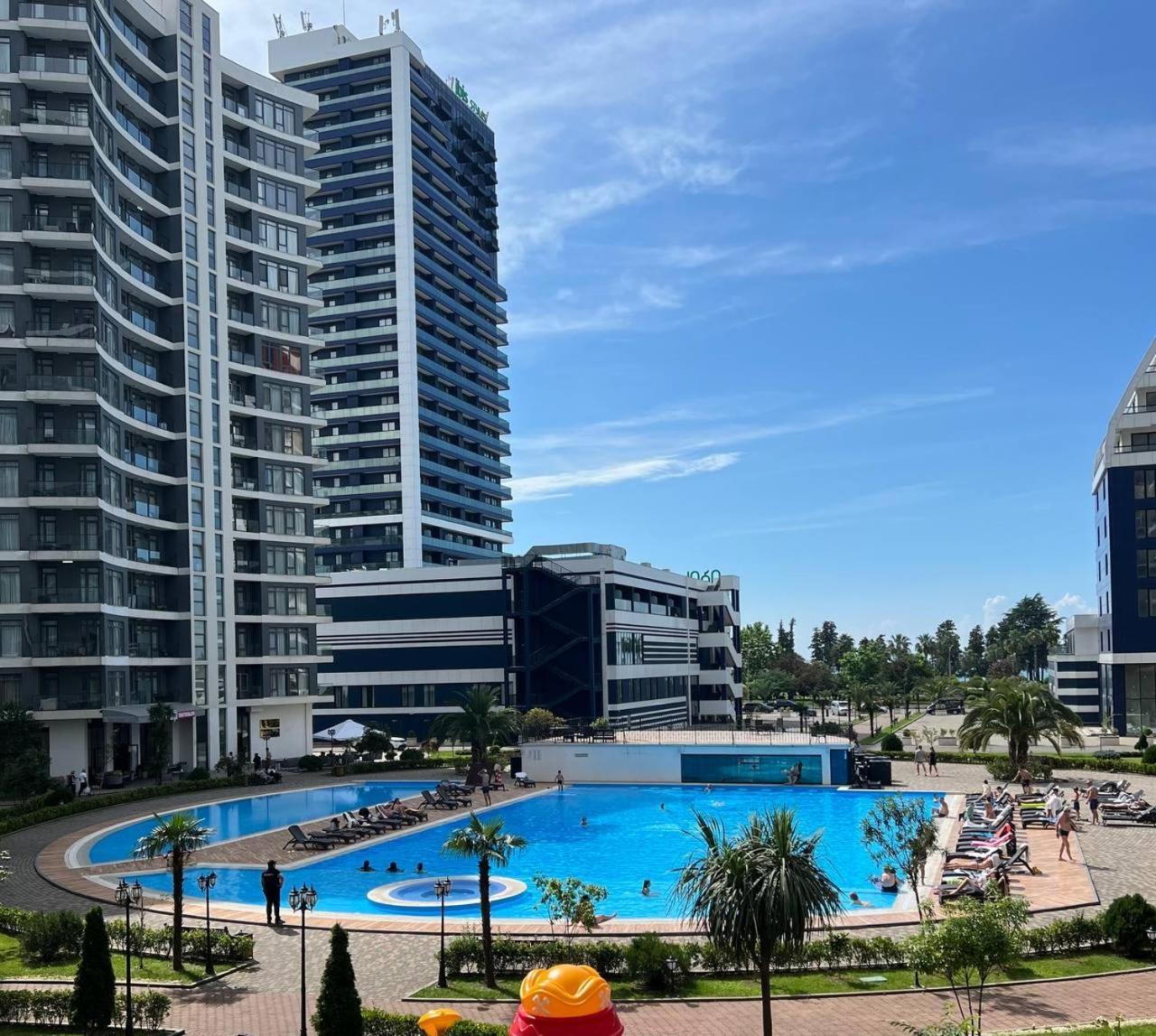 White Apartment Батуми Экстерьер фото
