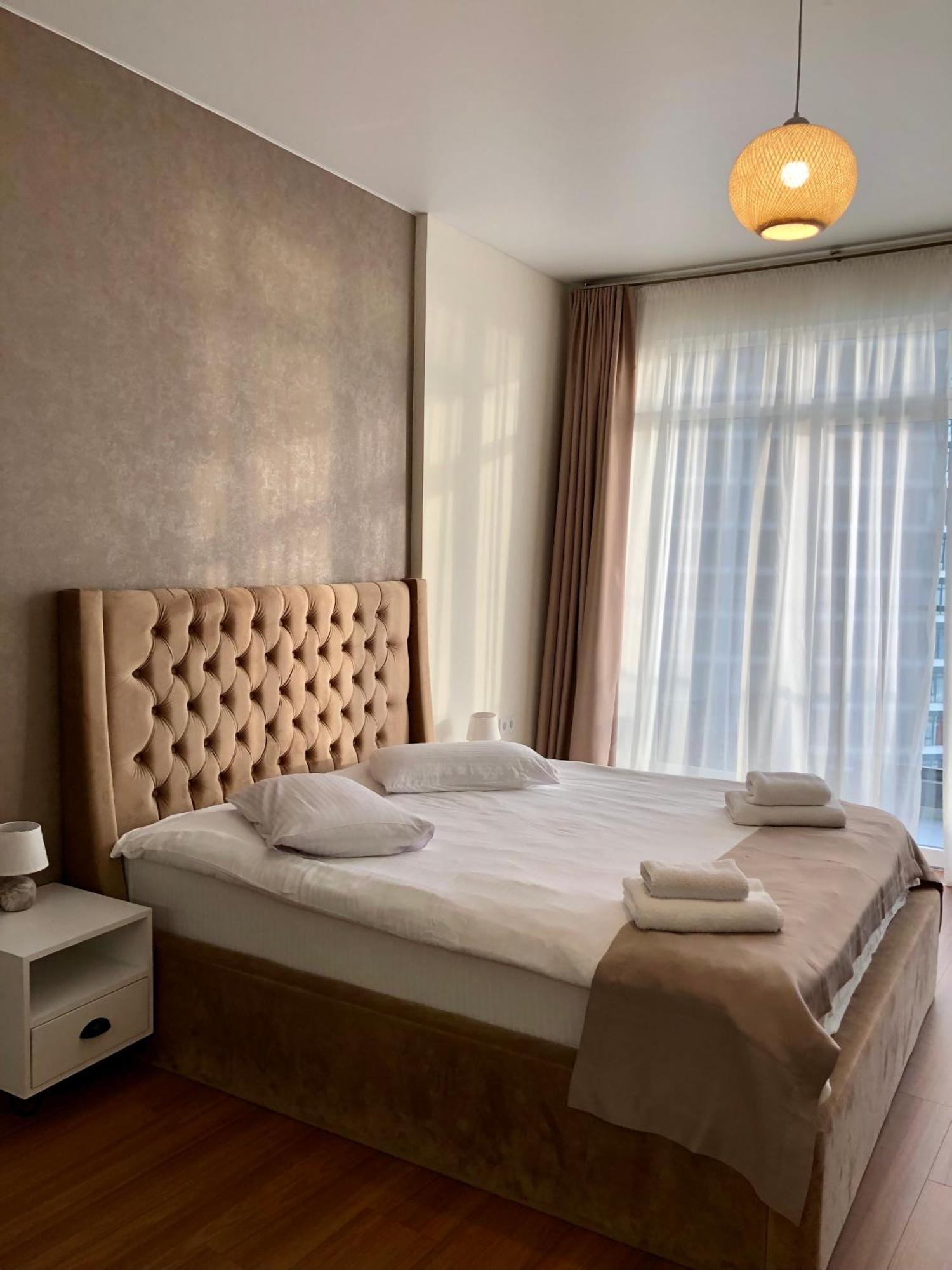 White Apartment Батуми Экстерьер фото