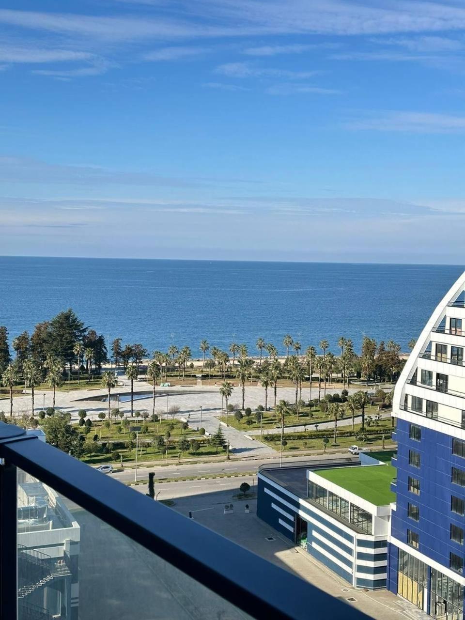 White Apartment Батуми Экстерьер фото
