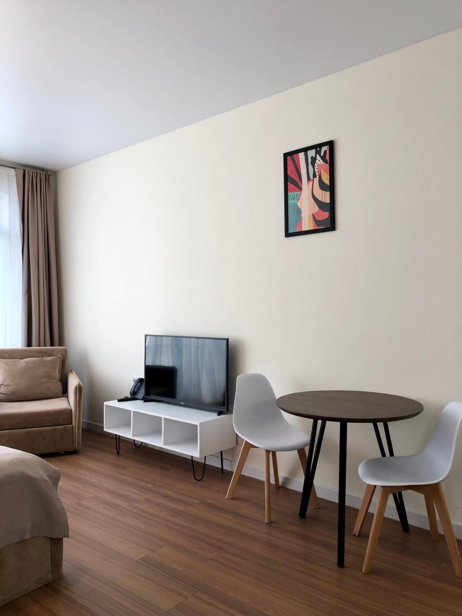 White Apartment Батуми Экстерьер фото