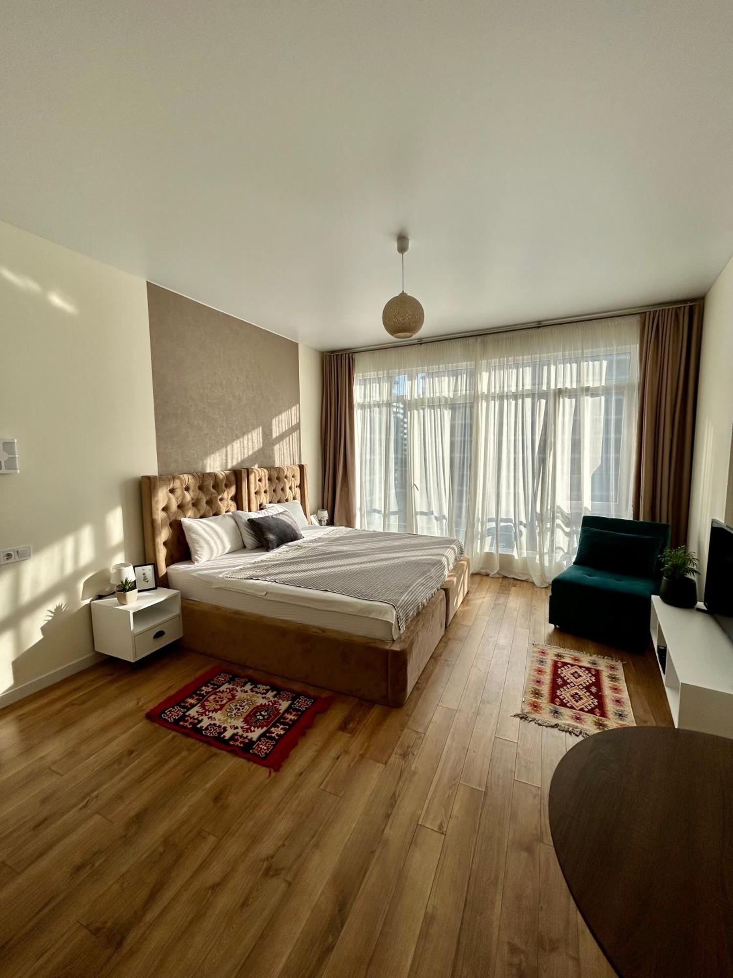 White Apartment Батуми Экстерьер фото
