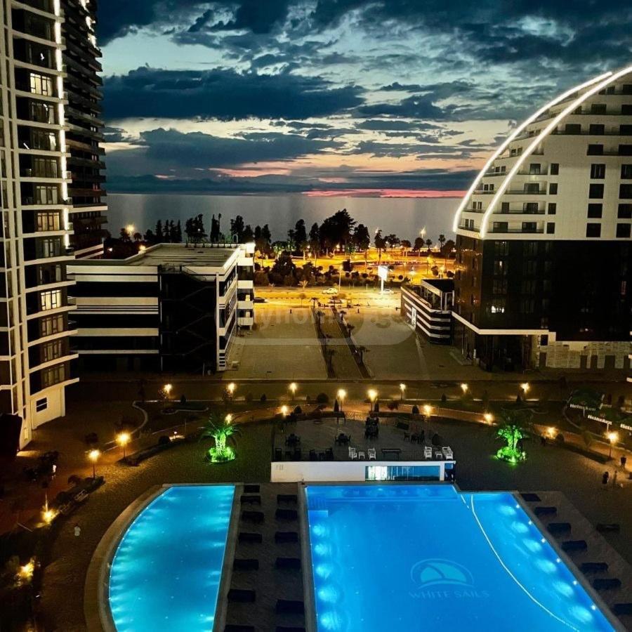 White Apartment Батуми Экстерьер фото