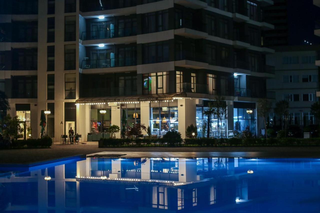 White Apartment Батуми Экстерьер фото